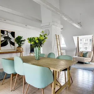Sanders Main - Endearing Two-bedroom Duplex With A Balcony Next To Magical Nyhavn Copenhagen